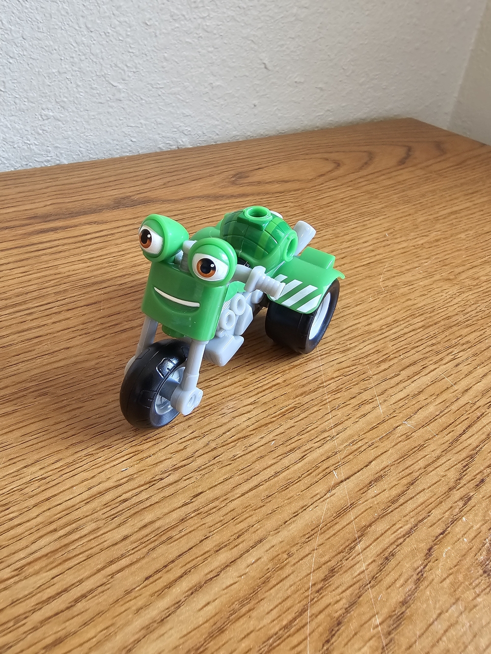 4/$10 Ricky Zoom DJ Toy Greem Scooter Vehicle